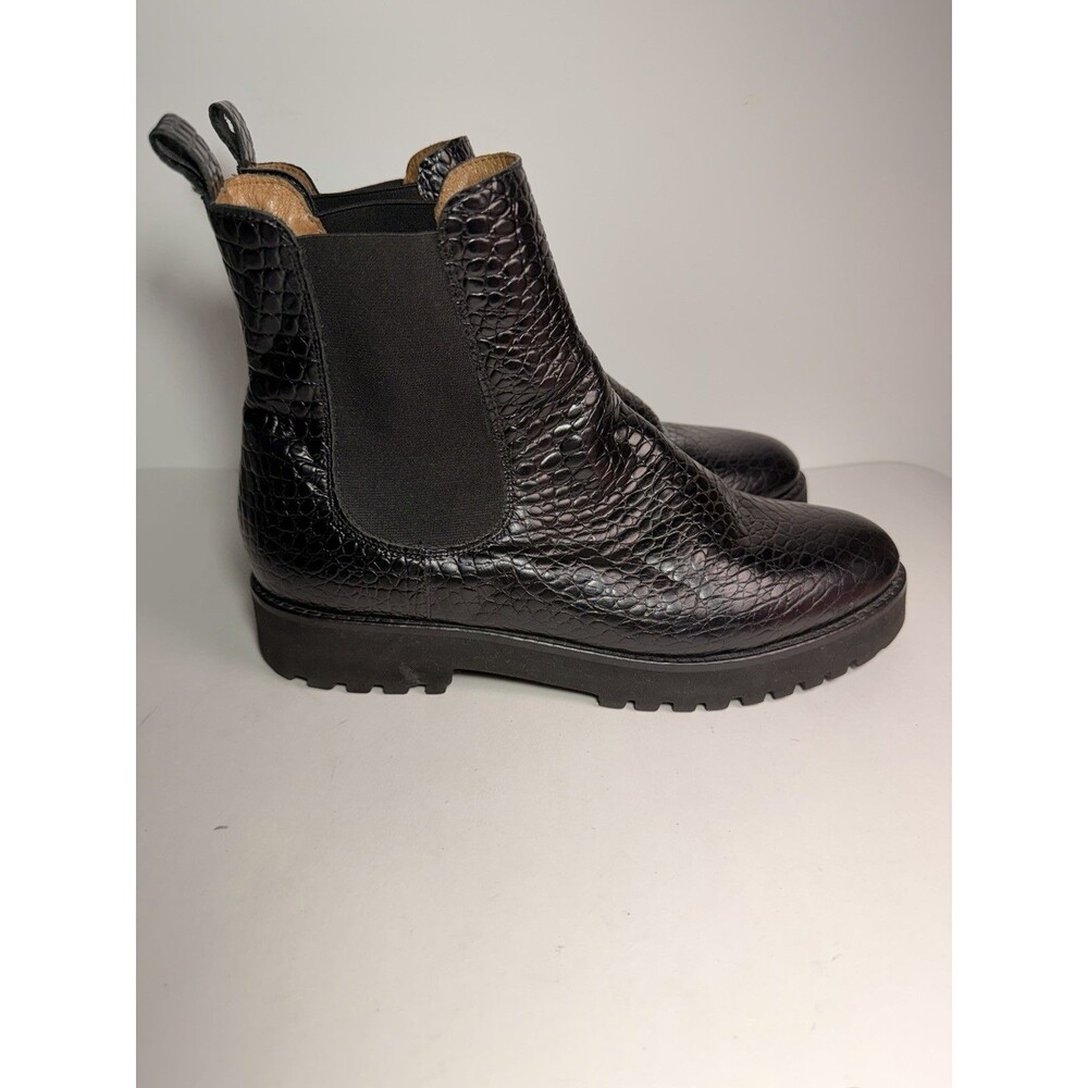 André Assous Peggy-A2 Black Croc Embossed Leather Chelsea Lug Sole Boots Sz 9.5